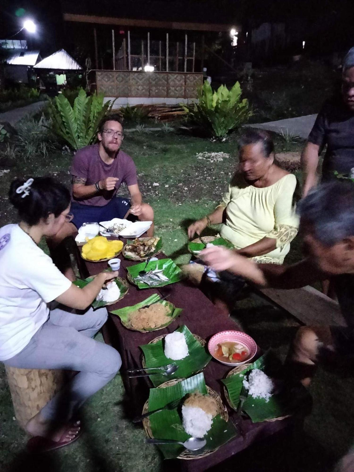 Roca'S Homestay Backpackers Chalet Batuan Экстерьер фото